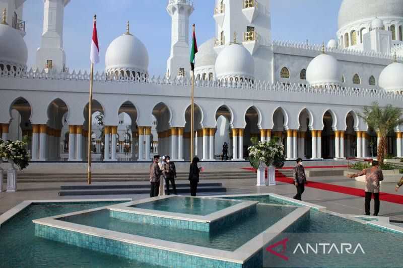 Hibah dari UEA, Masjid Raya Sheikh Zayed Jadi Ikon Baru Kota Solo
