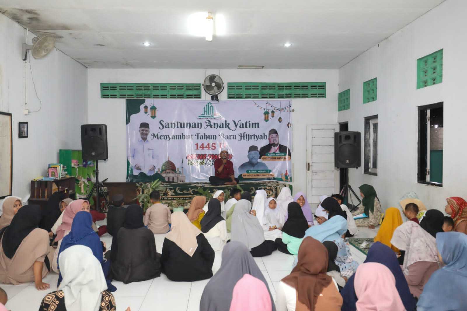 Himpunan Santri Ganjar Beri Santunan Anak Yatim di Purwakarta 2