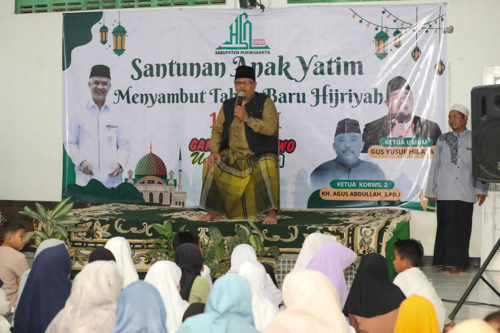 Himpunan Santri Ganjar Beri Santunan Anak Yatim di Purwakarta 3