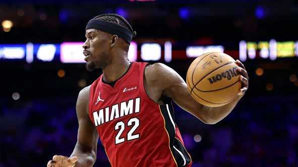 Hornets Kalahkan Miami Heat