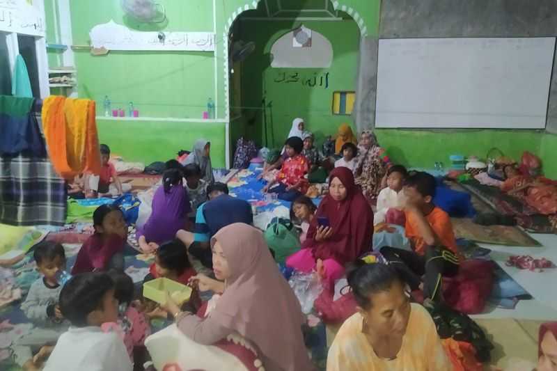 Hujan Deras Terus Menerus, Delapan Desa di Aceh Terendam Banjir. Warga Mengungsi di Meunasah