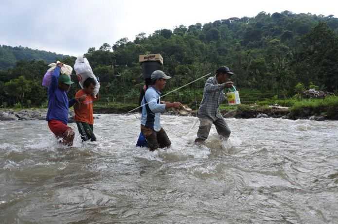 Hujan Merata di Seluruh Daerah, Warga Diingatkan Waspada Derasnya Aliran Sungai