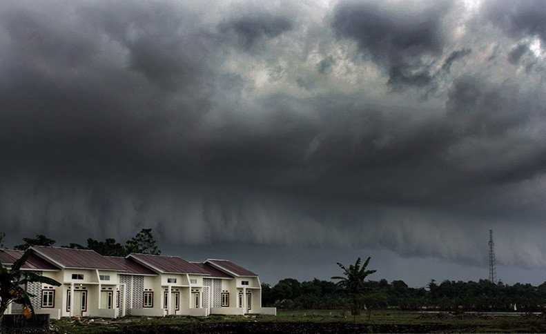 Hujan Sedang Hingga Lebat Berpotensi Guyur Sebagian Wilayah Indonesia