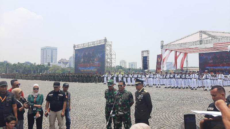 HUT ke-78 TNI Momentum TNI Mendekatkan Diri dengan Rakyat