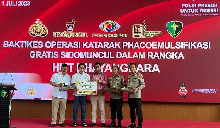 HUT Polri ke-77, Sido Muncul Gelar Operasi Mata Katarak Gratis