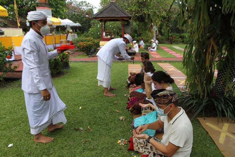 Ibadah Hari Raya Galungan 1