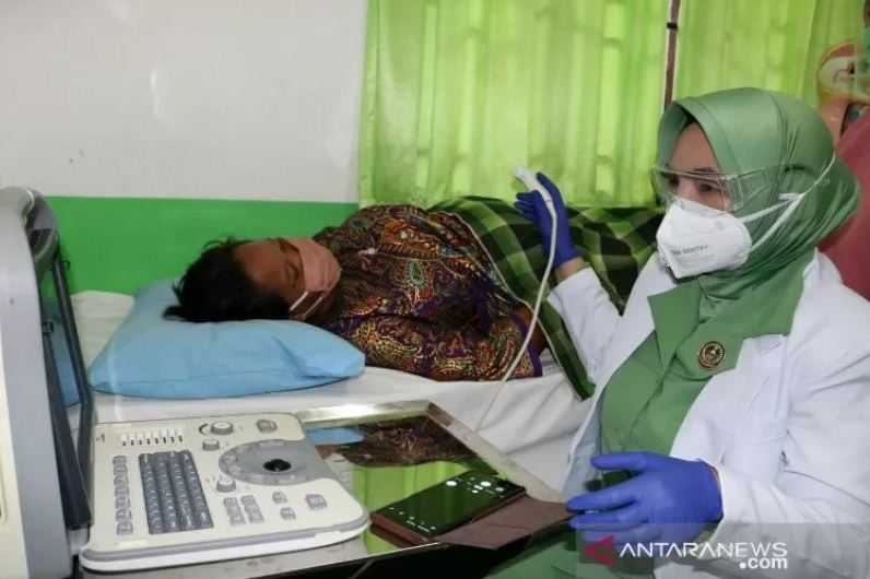 Ibu-ibu Hamil di Ujung Indonesia Ini Dapat Layanan USG Gratis