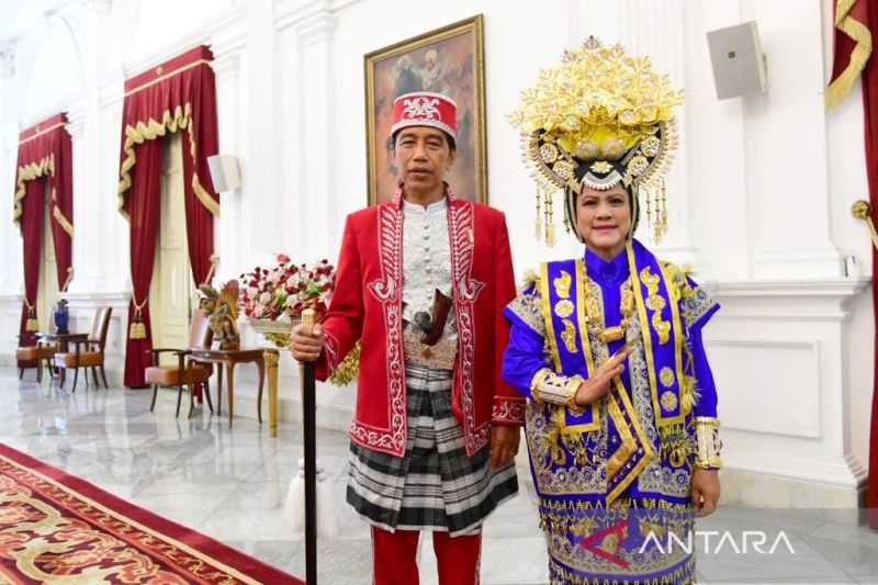 Ibu Negara Iriana Jokowi Kenakan Pakaian Adat dari Buton
