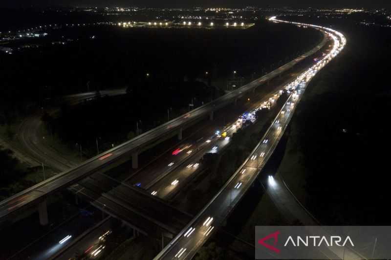 Imbas Kecelakaan, Contraflow KM 48-70 Cikampek Ditutup Sementara