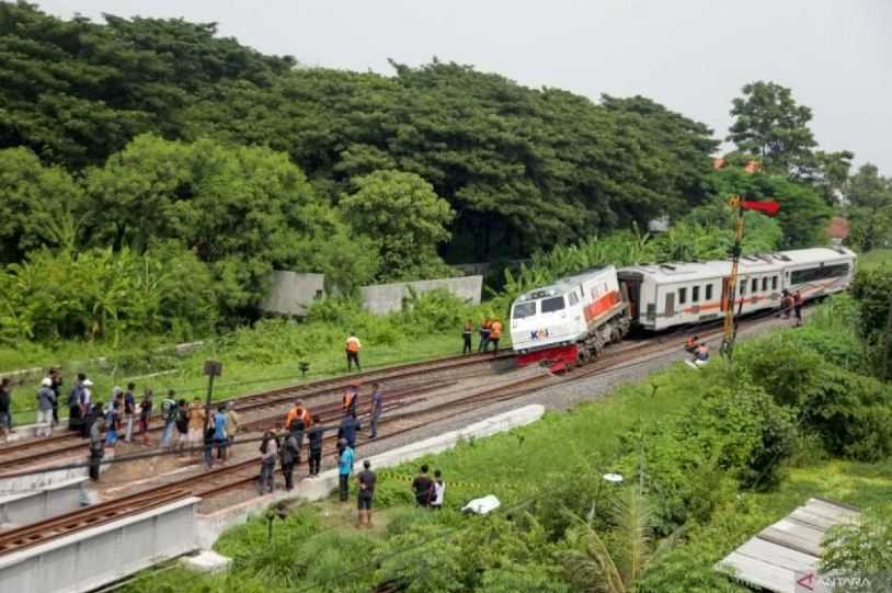 Imbas Kereta Anjlok, Perjalanan KA Lintas Selatan Jawa Alami Keterlambatan