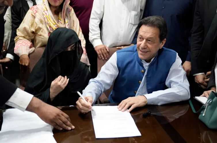 Imran Khan dan Istrinya Dijatuhi Hukuman 14 Tahun Penjara