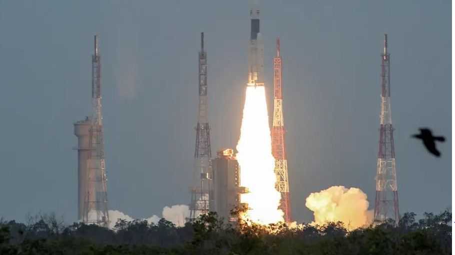 India Berhasil Luncurkan Roket Chandrayaan-3 ke Bulan