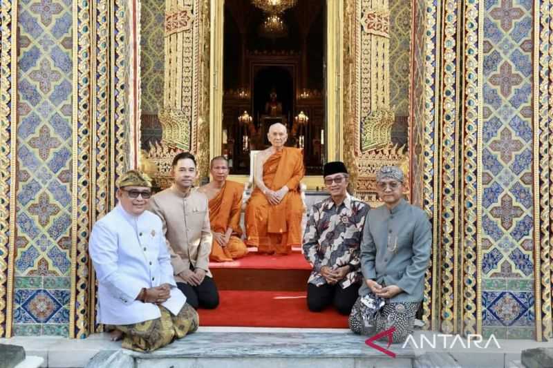 Indonesia Dianugerahi Arca Buddha dari Kerajaan Thailand