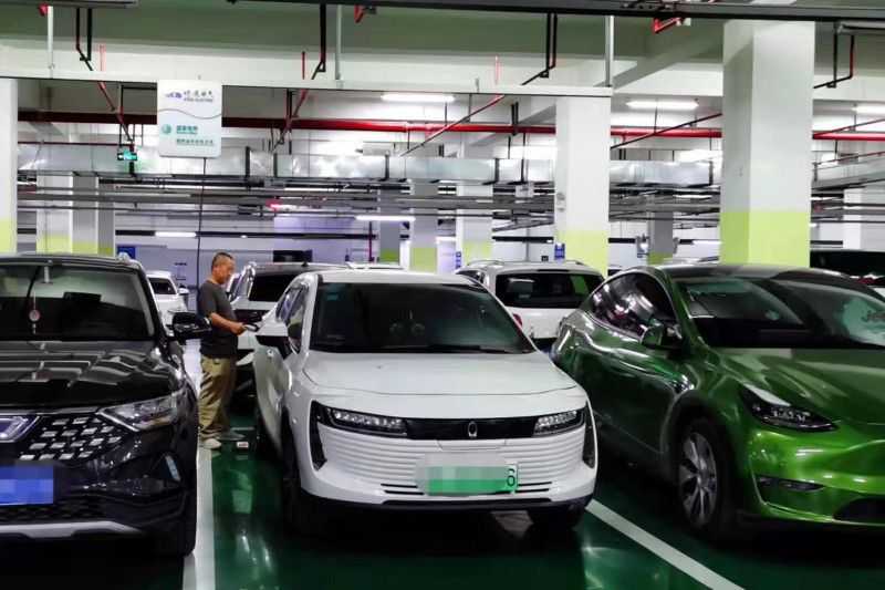 Indonesia Perlu Tiru Kebijakan Ini, Tiongkok Kenalkan Charger Bergerak untuk Baterai Mobil Listrik