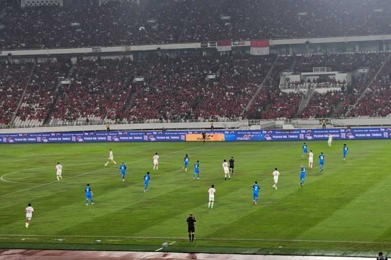 Indonesia Unggul 1-0 Atas Filipina Pada Babak Pertama Pertandingan Grup F Putaran Kedua Kualifikasi Piala Dunia 2026