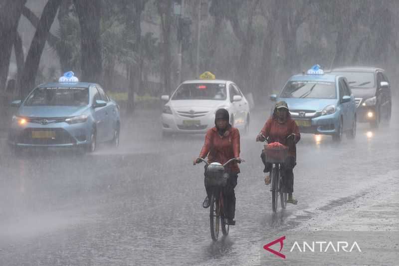 Informasi Cuaca Terbaru, BMKG Prakirakan Jaksel dan Jaktim Hujan Ringan dari Siang hingga Malam