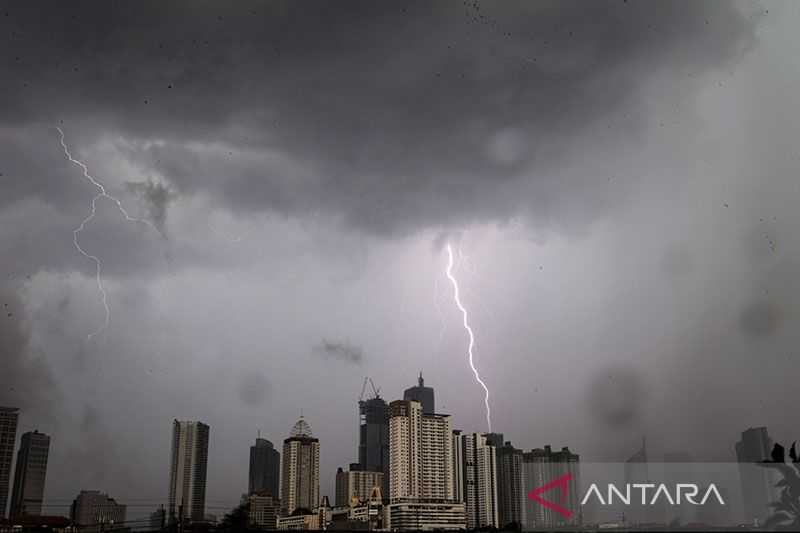 Informasi Cuaca Terbaru, Jakarta Diprakirakan Cerah Dan Berawan pada Minggu Pagi