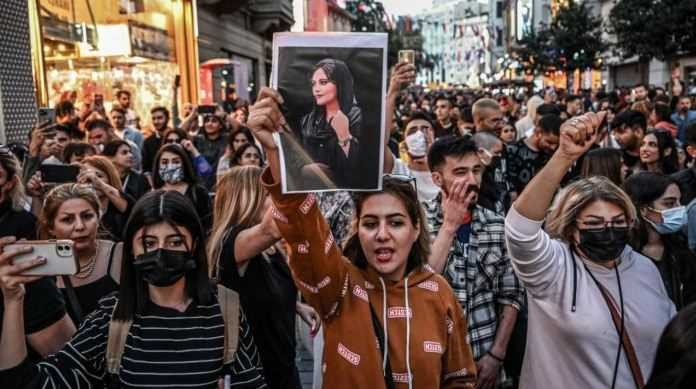 Iran Sebut Mahsa Amini Meninggal karena Sakit, Bukan Akibat Pemukulan
