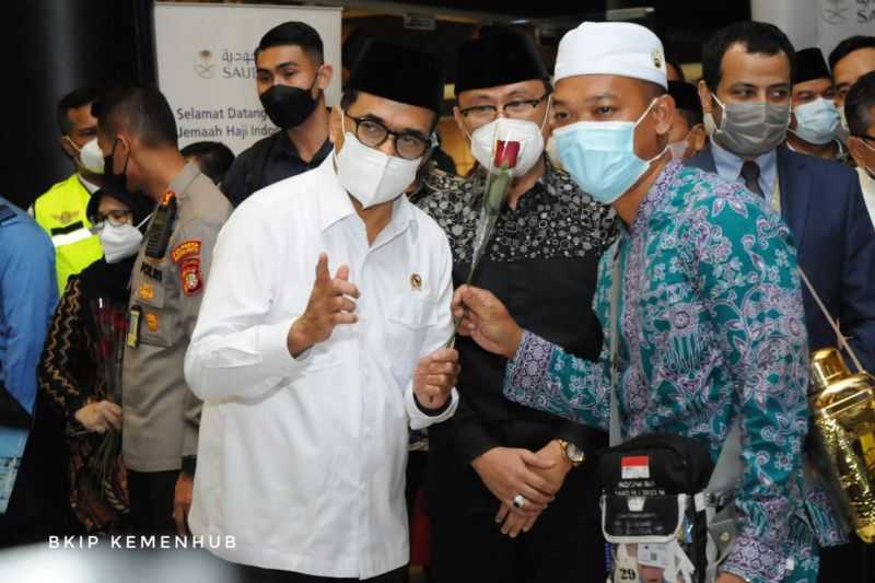 Istimewa Sekali, Dua Menteri Sambut Kepulangan Jamaah Haji Gelombang Pertama di Bandara Soetta