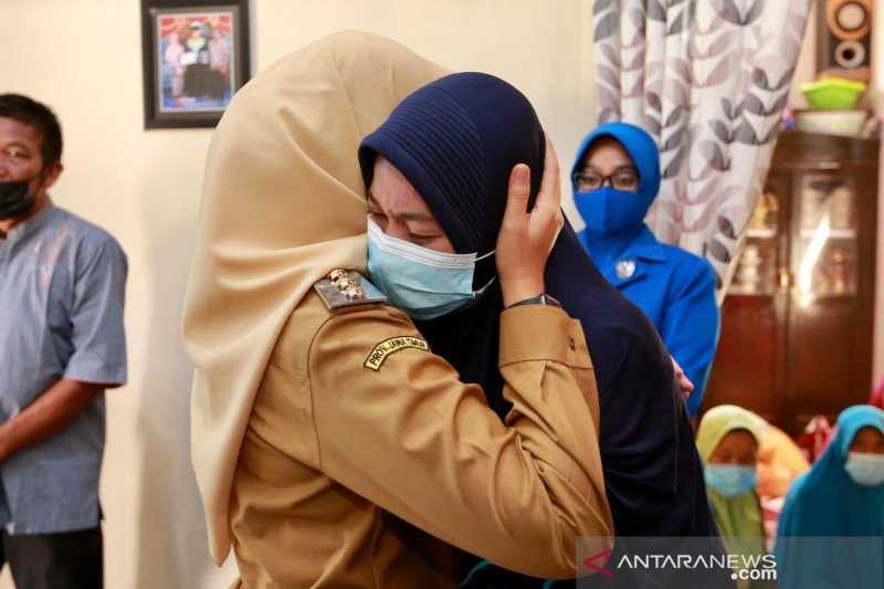 Istri Awak KRI Nanggala: 'Suami Saya Sudah Tenang di Sisi Allah Bu...'