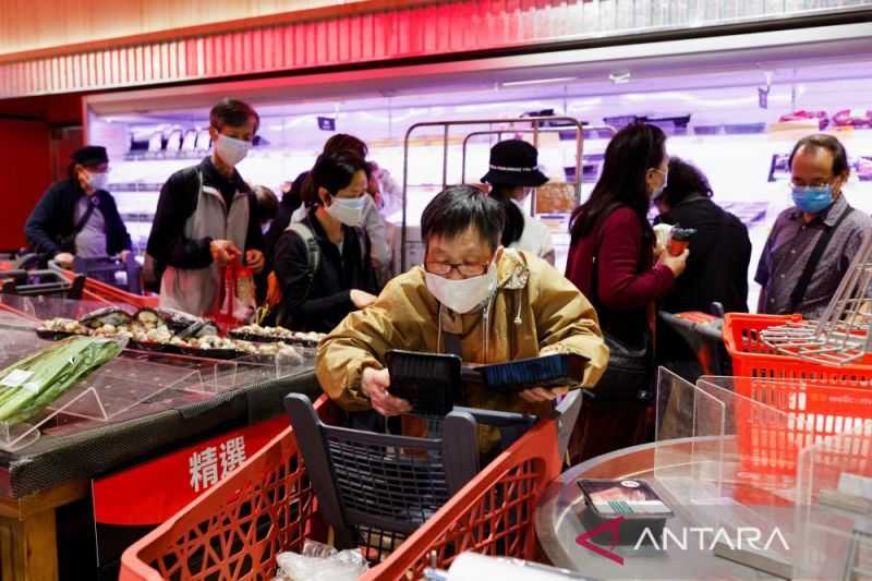 Isu 'Lockdown' Bikin Warga Hong Kong Serbu Supermarket. Pemerintah Minta Warganya Tak Panik