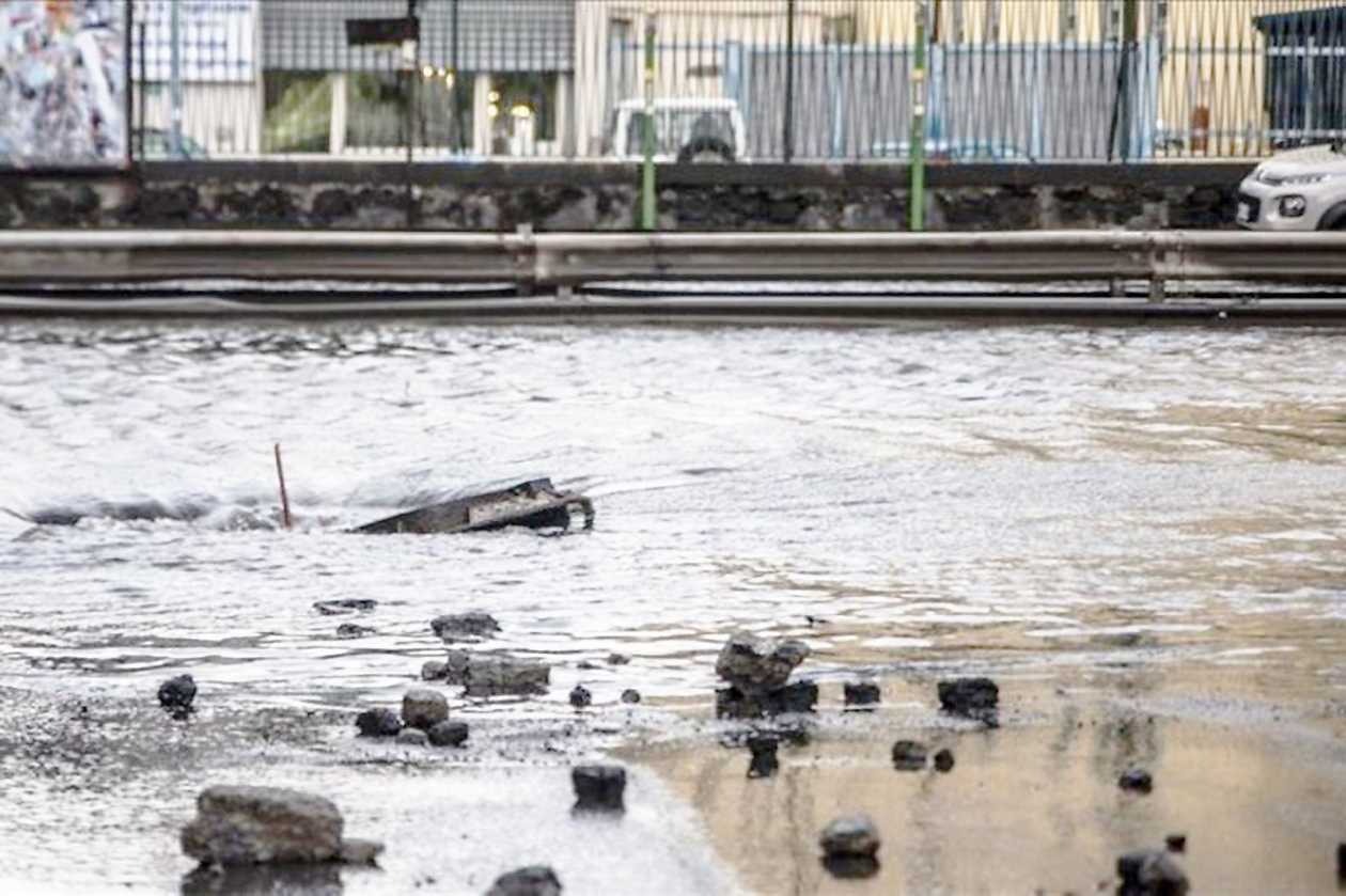 Italia selatan Dihantam Banjir dan Longsor, Dua Warga Hilang