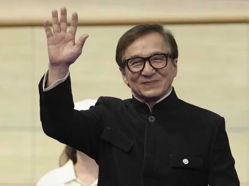 Jackie Chan Pingsan Setelah Dicekik Saat Syuting Adegan Film