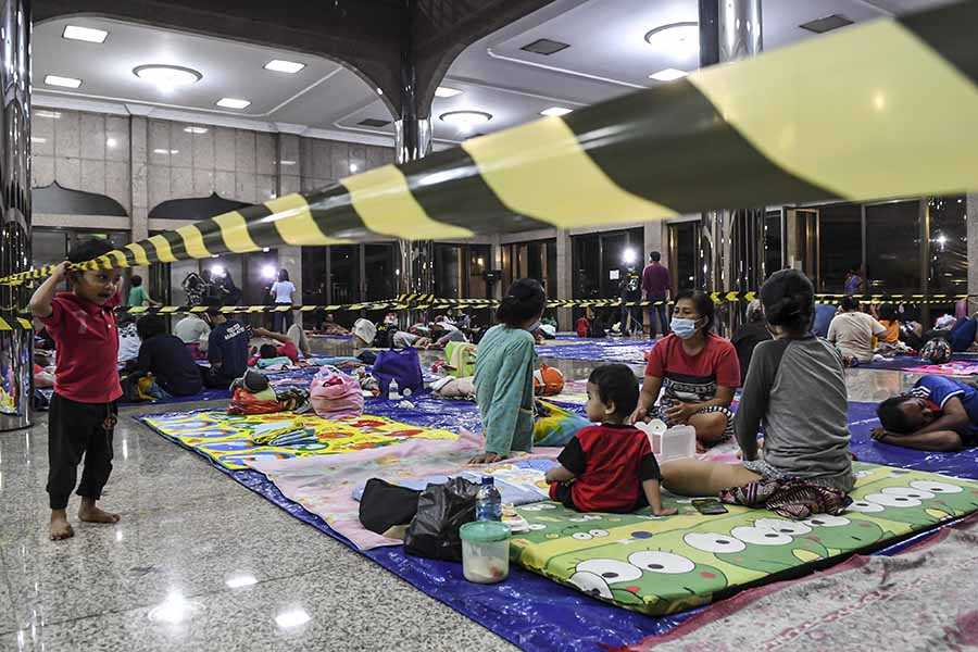 Jakarta Banjir, Satu Orang Meninggal, 694 Warga Mengungsi