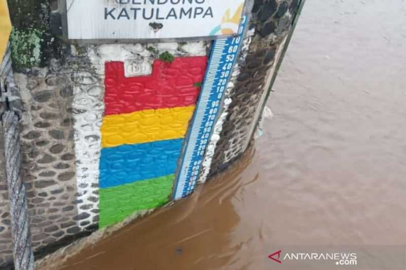 Jakarta Hujan, Pintu Air Pulogadung Siaga Tiga