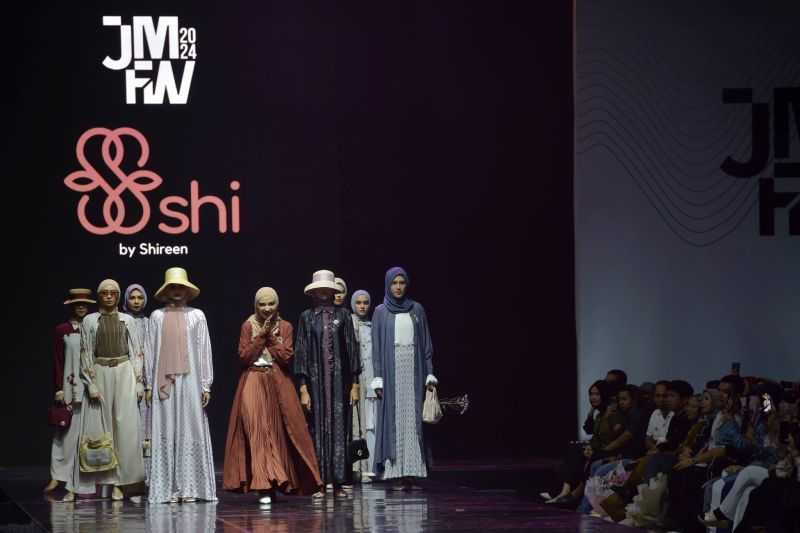 Jakarta Muslim Fashion Week 2024 Bukukan Transaksi Rp330 Miliar