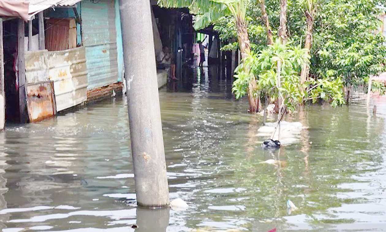 Jakbar Siagakan 50 Pompa Apung Atasi Banjir