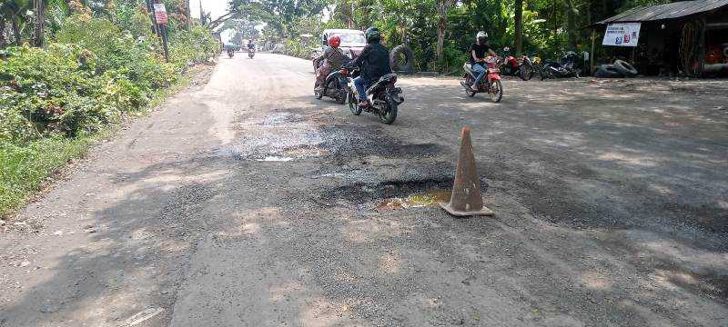 Jalan Nasional di Kabupaten Lebak Rusak Parah, Tokoh Masyarakat Desak Kepala BPJN Banten Diganti