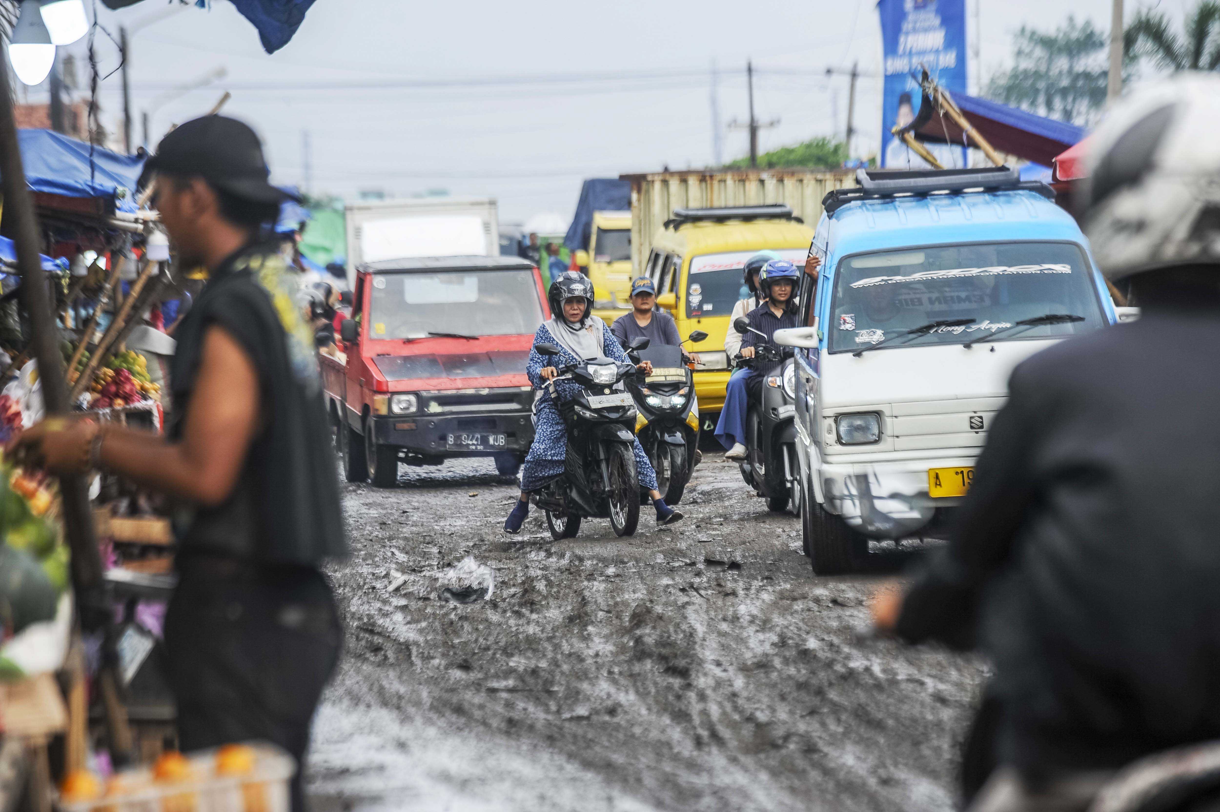 Jalan Rusak Parah