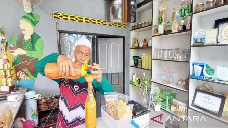 Jamu 'Kampung Pejabat' Menjaga Penjaja dan Warga Tetap Sehat