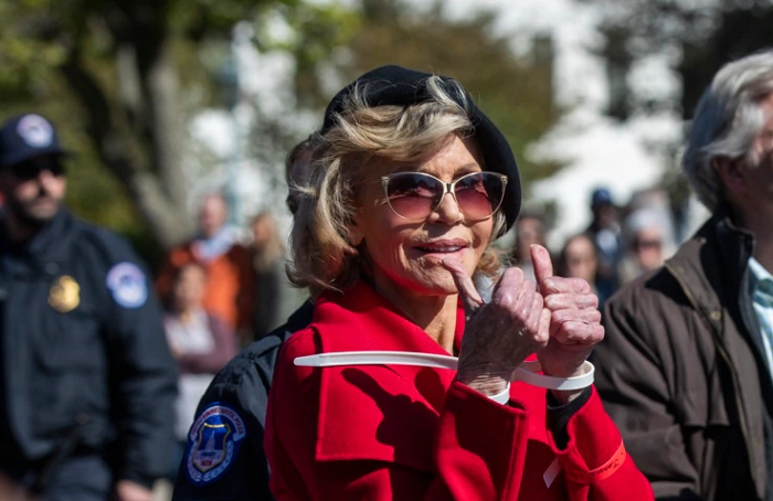 Jane Fonda Raih Penghargaan Cecil B DeMille