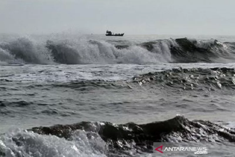 Jangan Melaut Dulu Para Nelayan, Waspadai Gelombang Tinggi Hingga 6 Meter di Perairan Indonesia