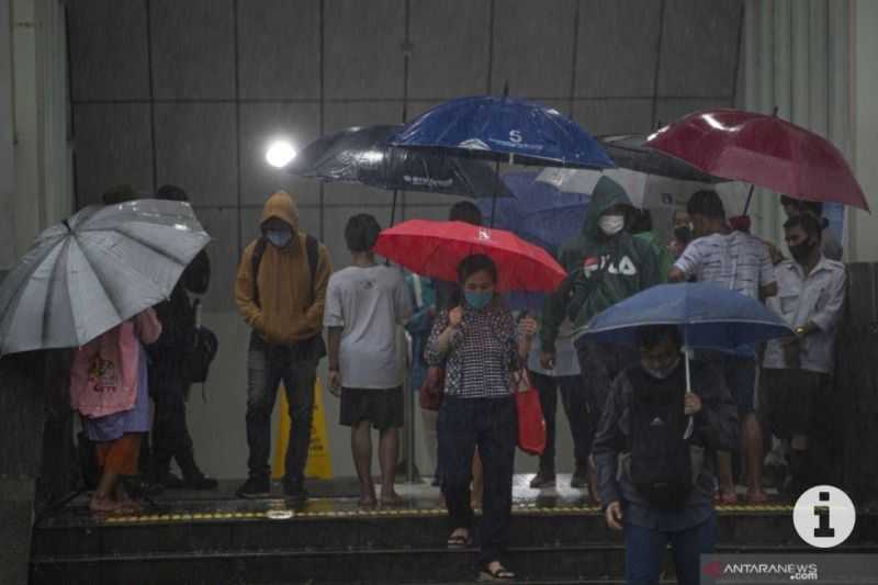 Jangan Sampai Akhir Pekan Terganggu, Hujan Ringan hingga Lebat Bakal Iringi Aktivitas Warga di Sejumlah Kota