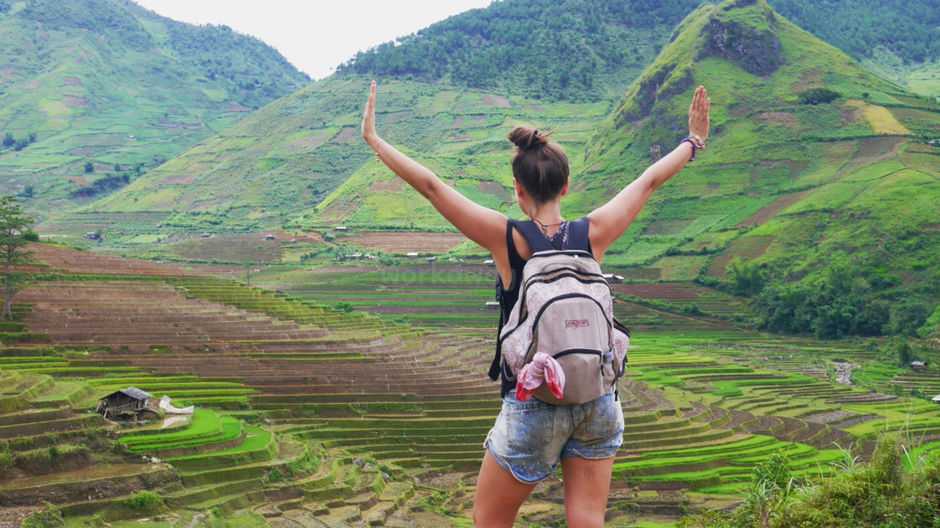 Jangan Takut! Simak Tips Aman Bagi Traveler Wanita yang Ingin Bepergian Sendiri