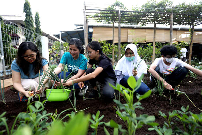 Jelang Hari Anak, Hana Bank Dukung Pemberdayaan Komunitas Disabilitas Lovely Hands