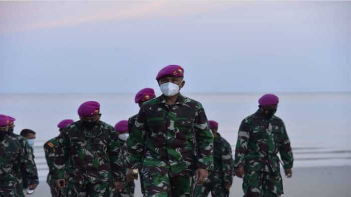 Jelang Latihan Tempur, Orang Nomor Satu Korps Marinir Tinjau Langsung Pantai Pendaratan Amfibi