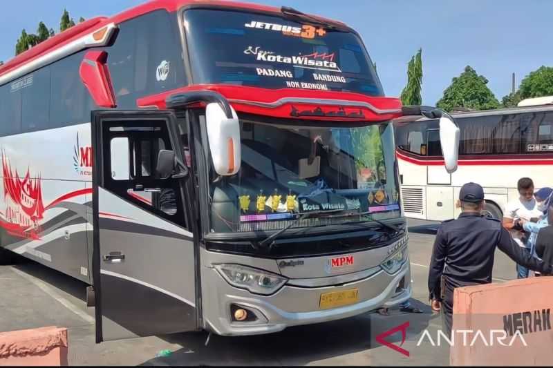 Jelang Libur, Terminal Kampung Rambutan Mulai Uji Kelaikan Bus