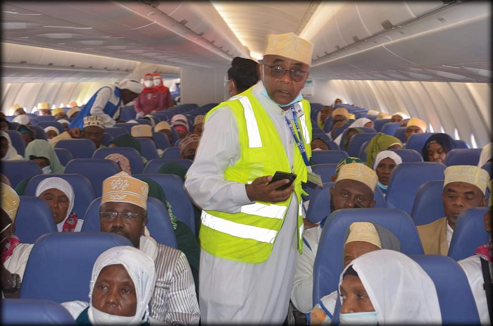 Jemaah Haji Asal Uni Komoro Berangkat ke Tanah Suci Menggunakan Pesawat Lion Air dari Indonesia