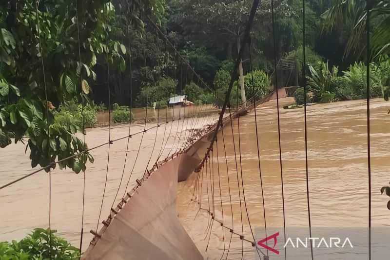 Jembatan Putus, 15 Anak Jatuh ke Sungai dan Terseret Arus di OKU