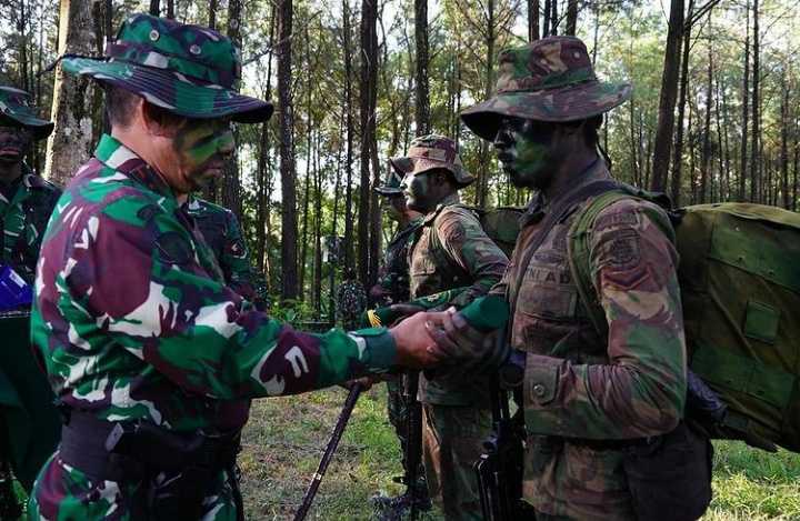 Jenderal Bintang Dua Kostrad Tutup Latihan Keras Pertempuran Hutan
