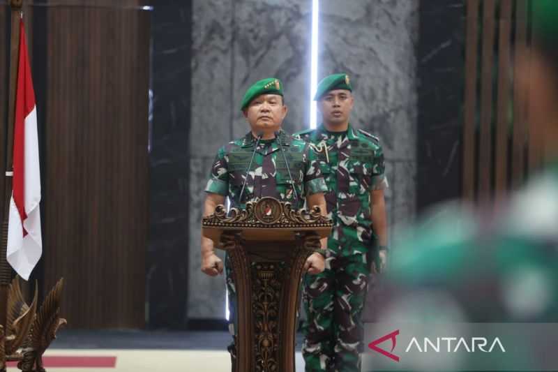 Jenderal Bintang Empat Ini Beri Perintah yang Mengagetkan kepada Perwira Tinggi TNI AD yang Naik Pangkat