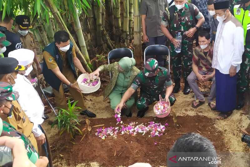 Jenderal Bintang Empat Ini Kunjungi Rumah dan Makam Korban Tabrakan di Nagreg yang Diduga Libatkan Oknum TNI AD