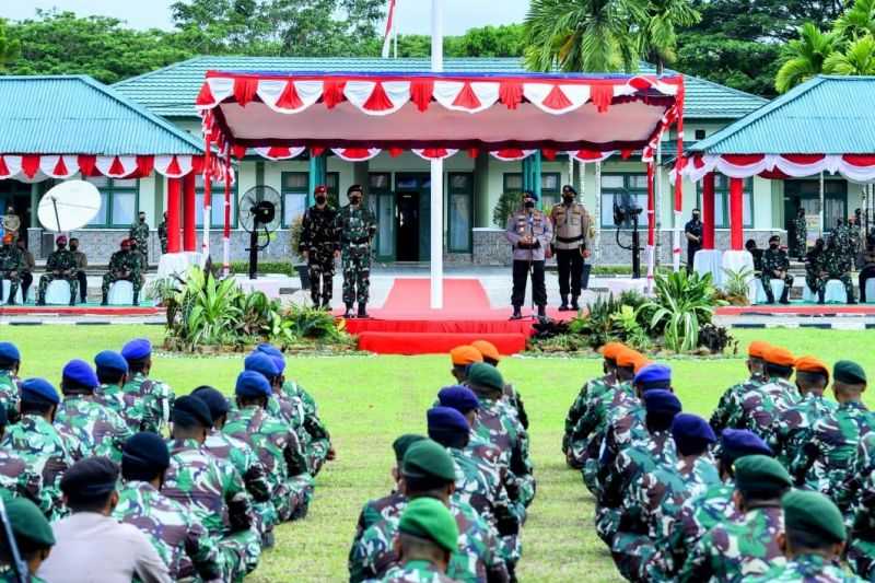 Jenderal Bintang Empat Ini Turun Langsung untuk Semangati Anak Buahnya yang Bertugas di Papua