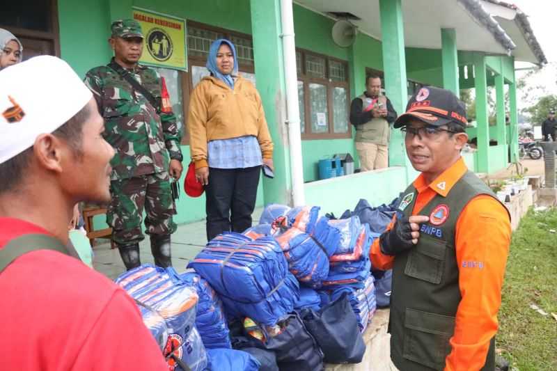 Jenderal Bintang Tiga Ini Naik Motor Salurkan Logistik Ke Warga Terdampak Gempa Cianjur