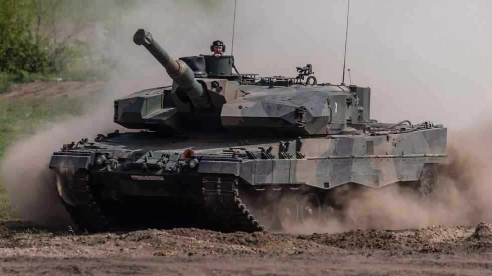 Jerman Menyetujui Bantuan Kendaraan Tank Leopard 2 ke Ukraina