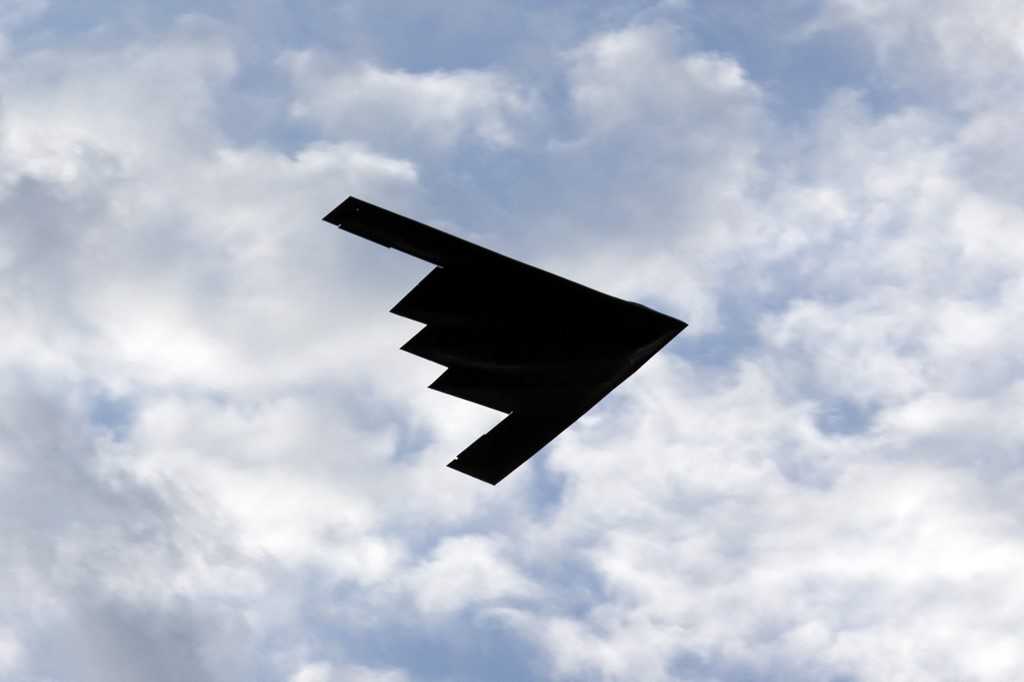 Jet Siluman B-2 AS Hantam Gudang Senjata Houthi di Yaman 3